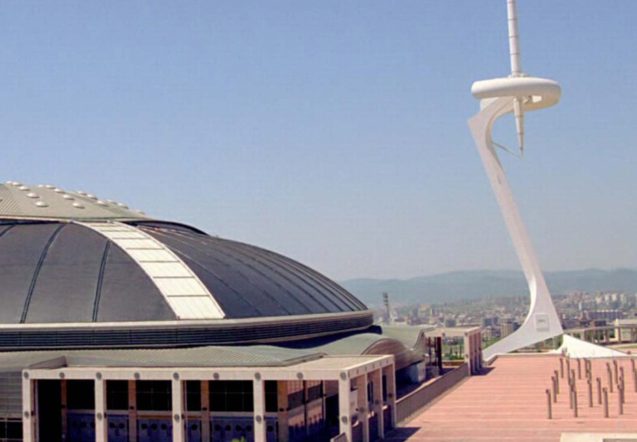 Constructed within the setting of the Olympic compound of Barcelona ´92 and set high above Montjuïc, we find Palau Sant Jordi, a large dimensional space known for having accommodated great artists, such as Bruce Springsteen.

Its versatile spaces stand out, and in this setting we can hold large-scale events, such as concerts and fares, as well as more intimate celebrations, such as weddings.